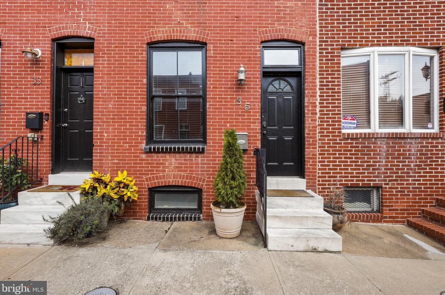 35 Curley St, Baltimore, MD 21224-1330