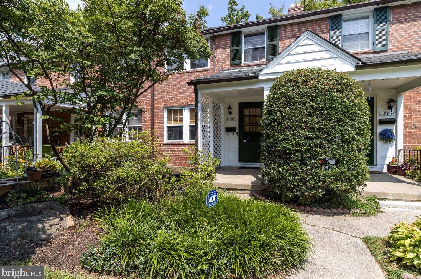 1206 Northview Rd, Baltimore, MD 21218-1443