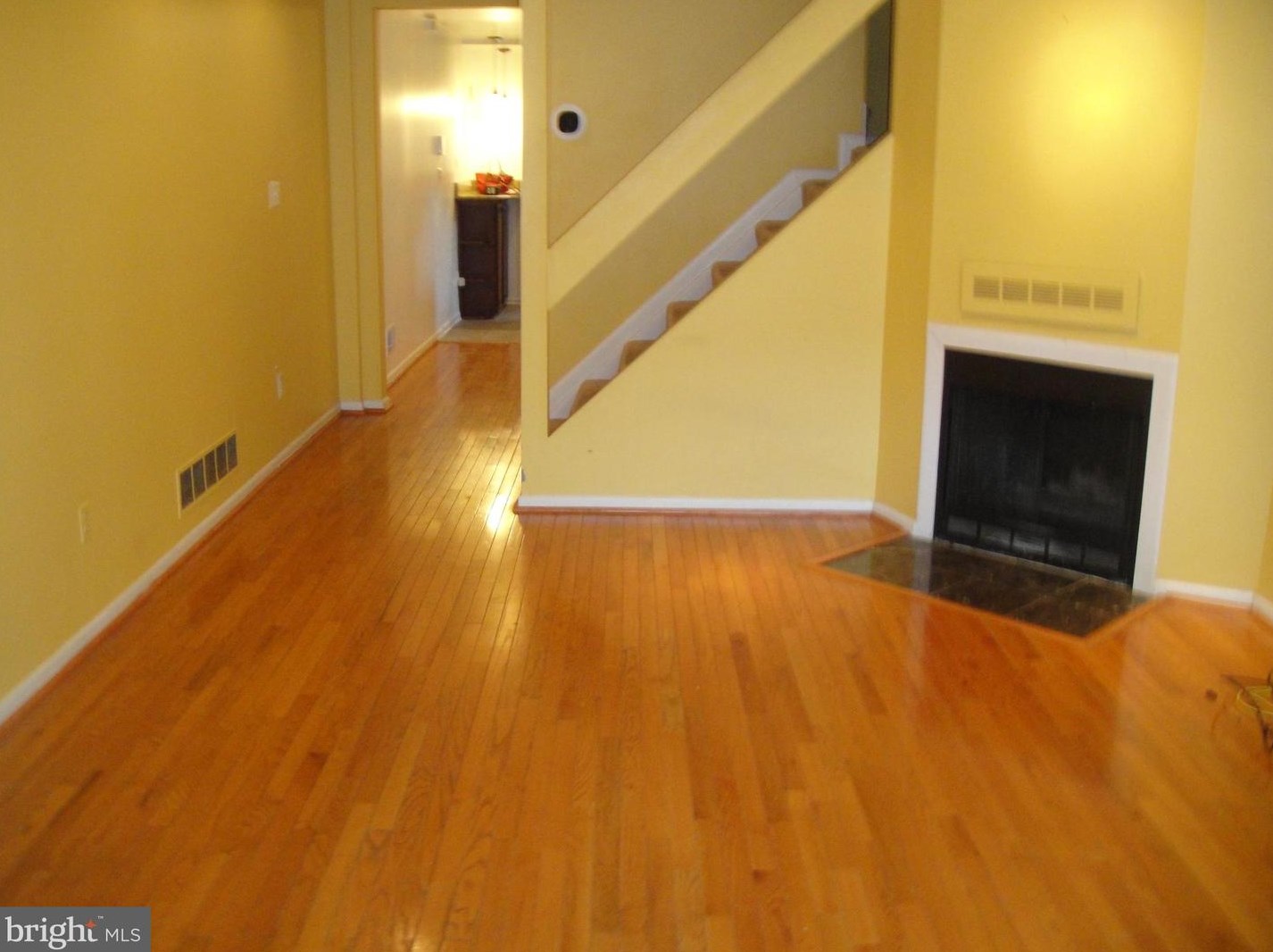 123 Scott St, Baltimore MD  21201-1033 exterior