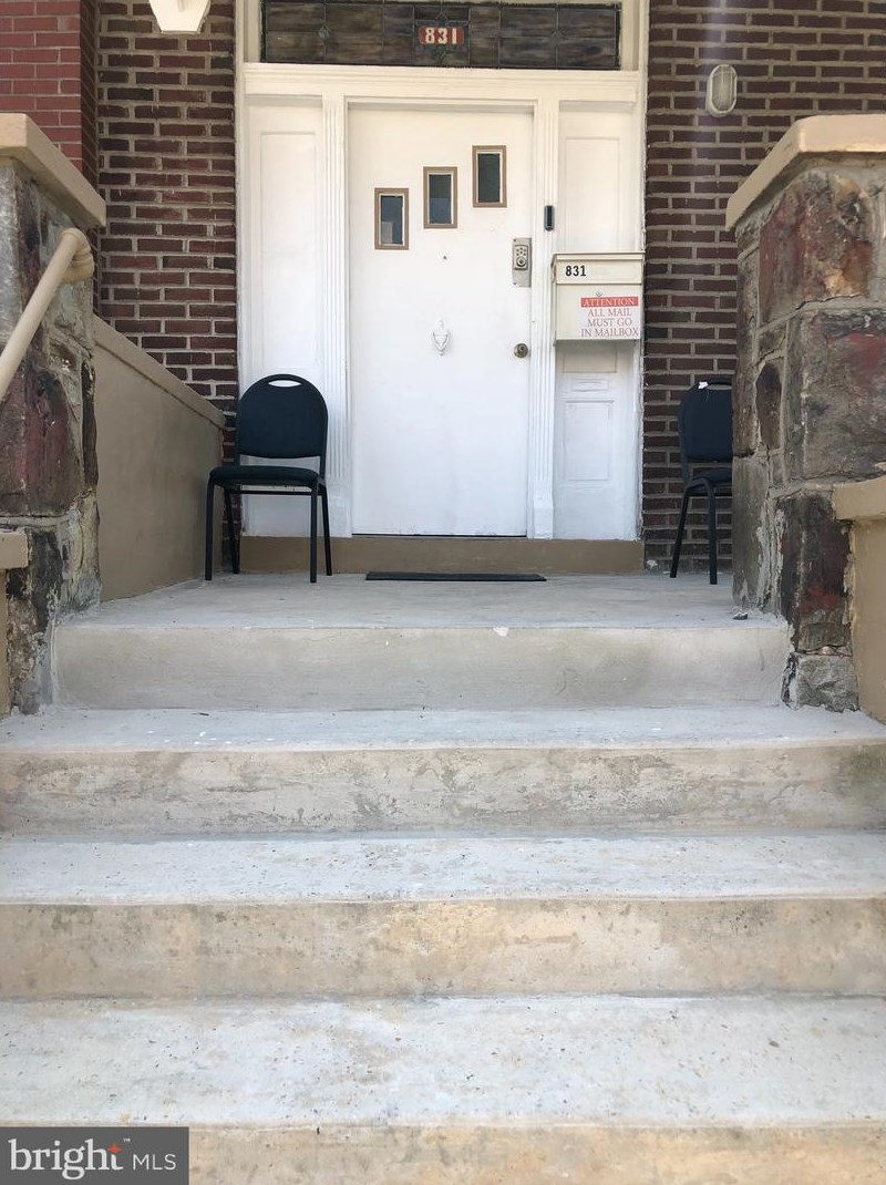 831 Whitelock St, Baltimore, MD 21217-4506