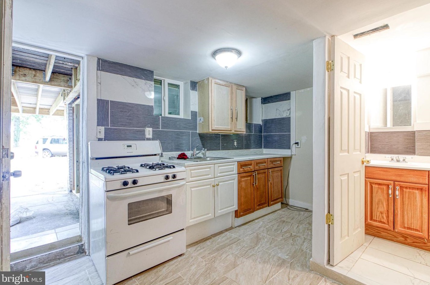2465 Westport St, Baltimore MD  21230-3019 exterior