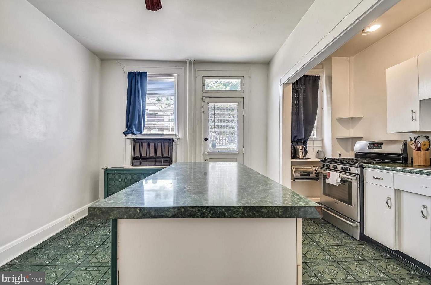 2807 Brendan Ave, Baltimore MD  21213-1213 exterior