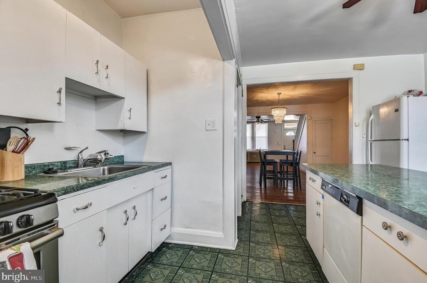 2807 Brendan Ave, Baltimore MD  21213-1213 exterior