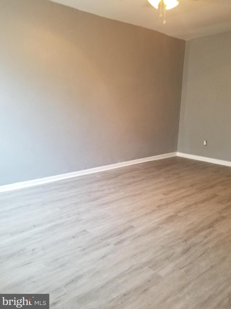 921 Ellicott Dr, Baltimore, MD 21216