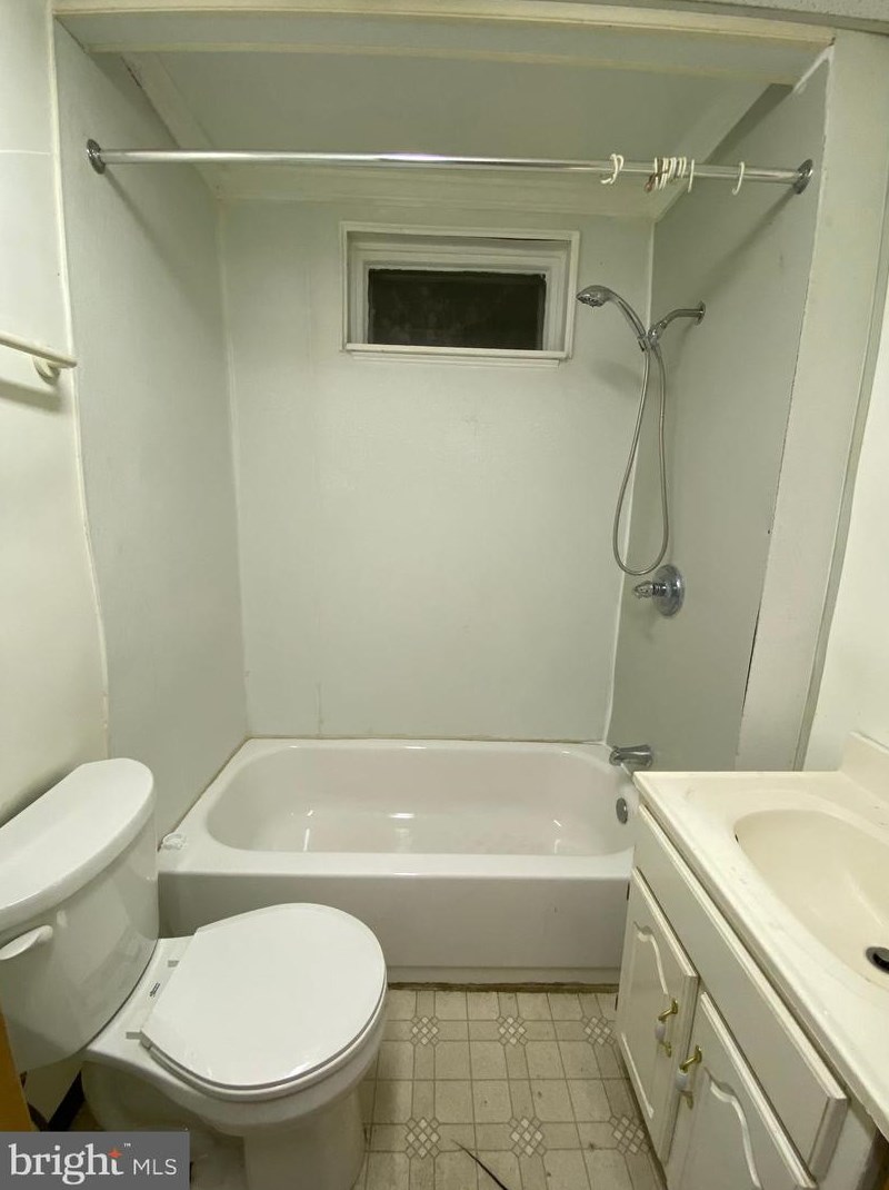 626 Payson St, Baltimore, MD 21217-1014