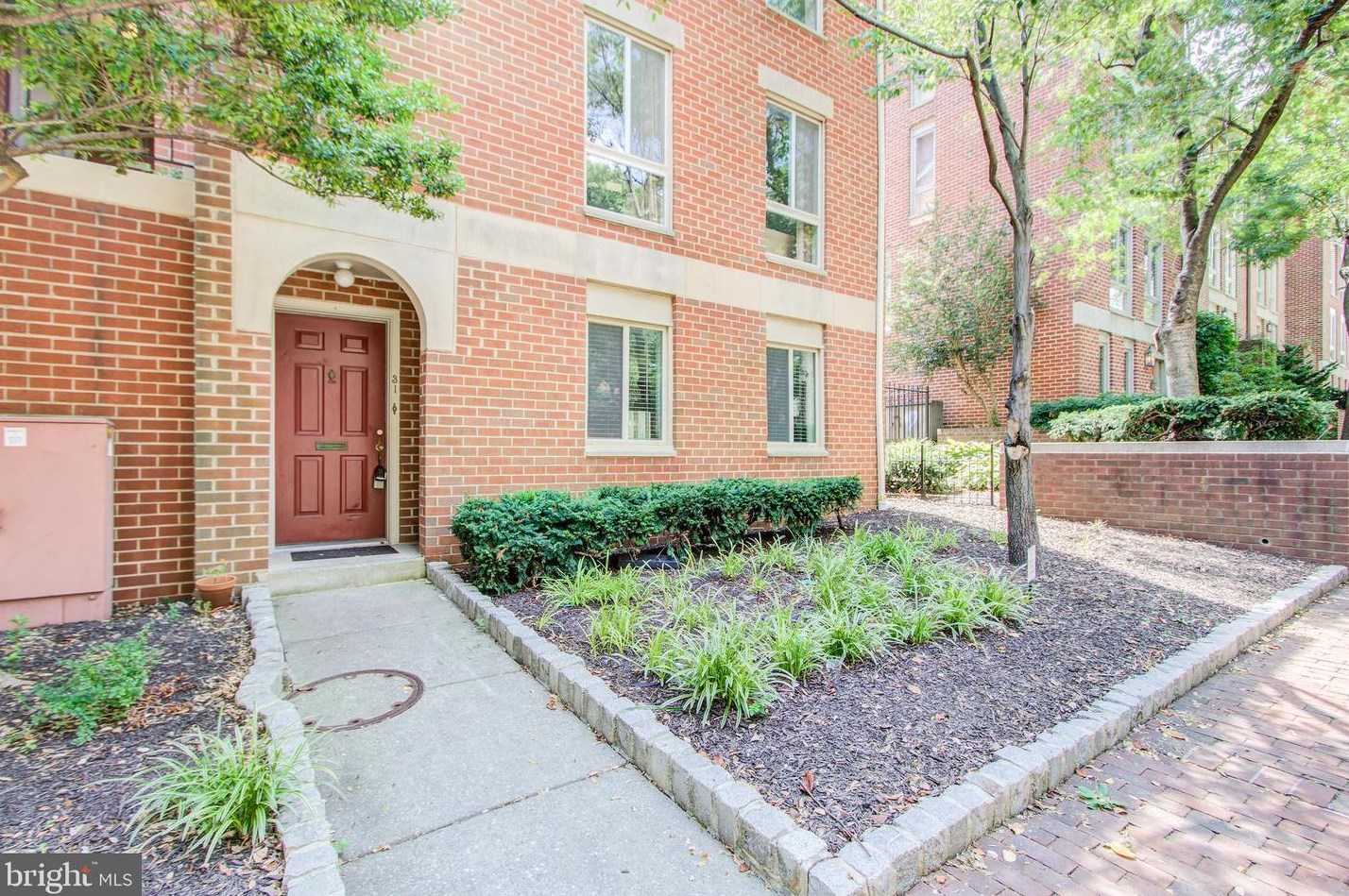 31 Andrew Pl, Baltimore, MD 21201-2401