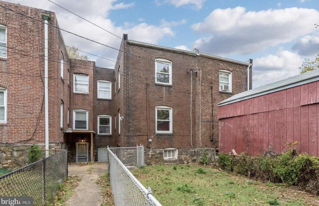 3423 6th St, Baltimore MD  21225-1901 exterior