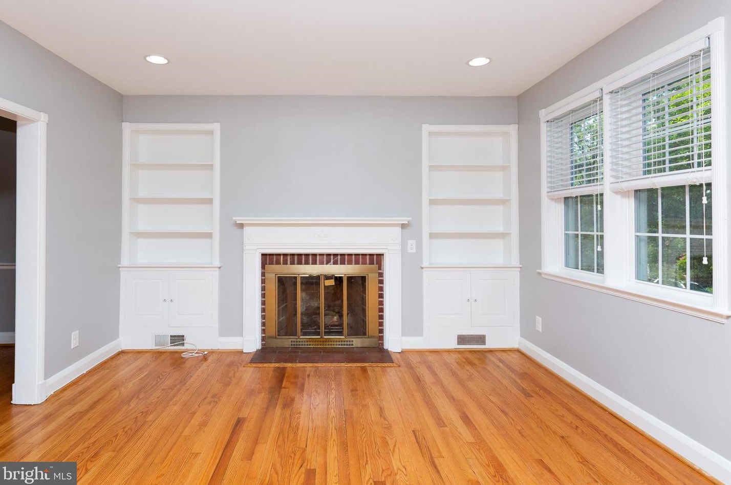 4023 Deepwood Rd, Baltimore MD  21218-1404 exterior