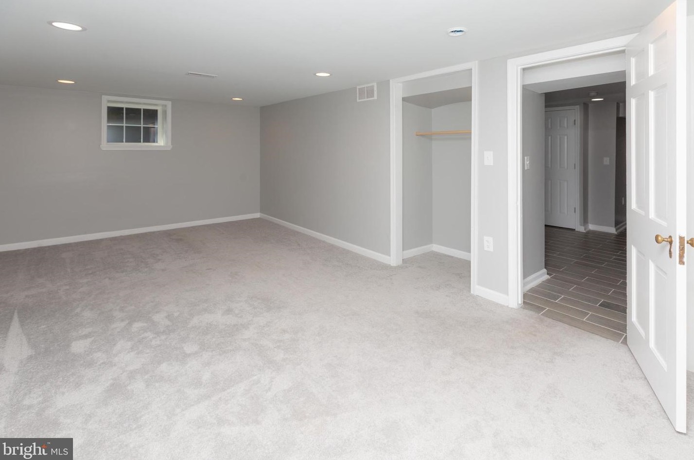 4023 Deepwood Rd, Baltimore MD  21218-1404 exterior