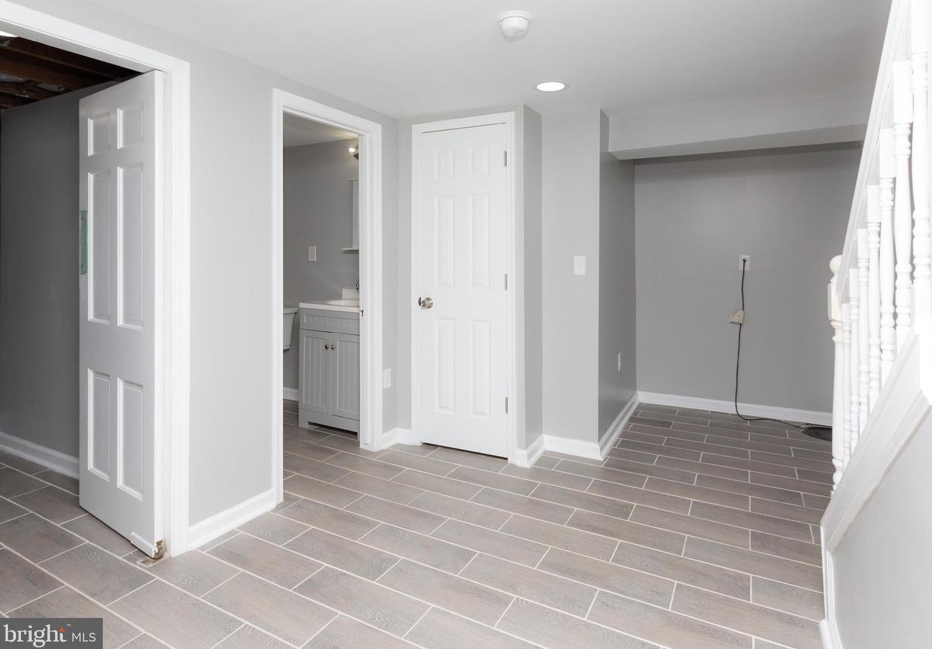 4023 Deepwood Rd, Baltimore MD  21218-1404 exterior