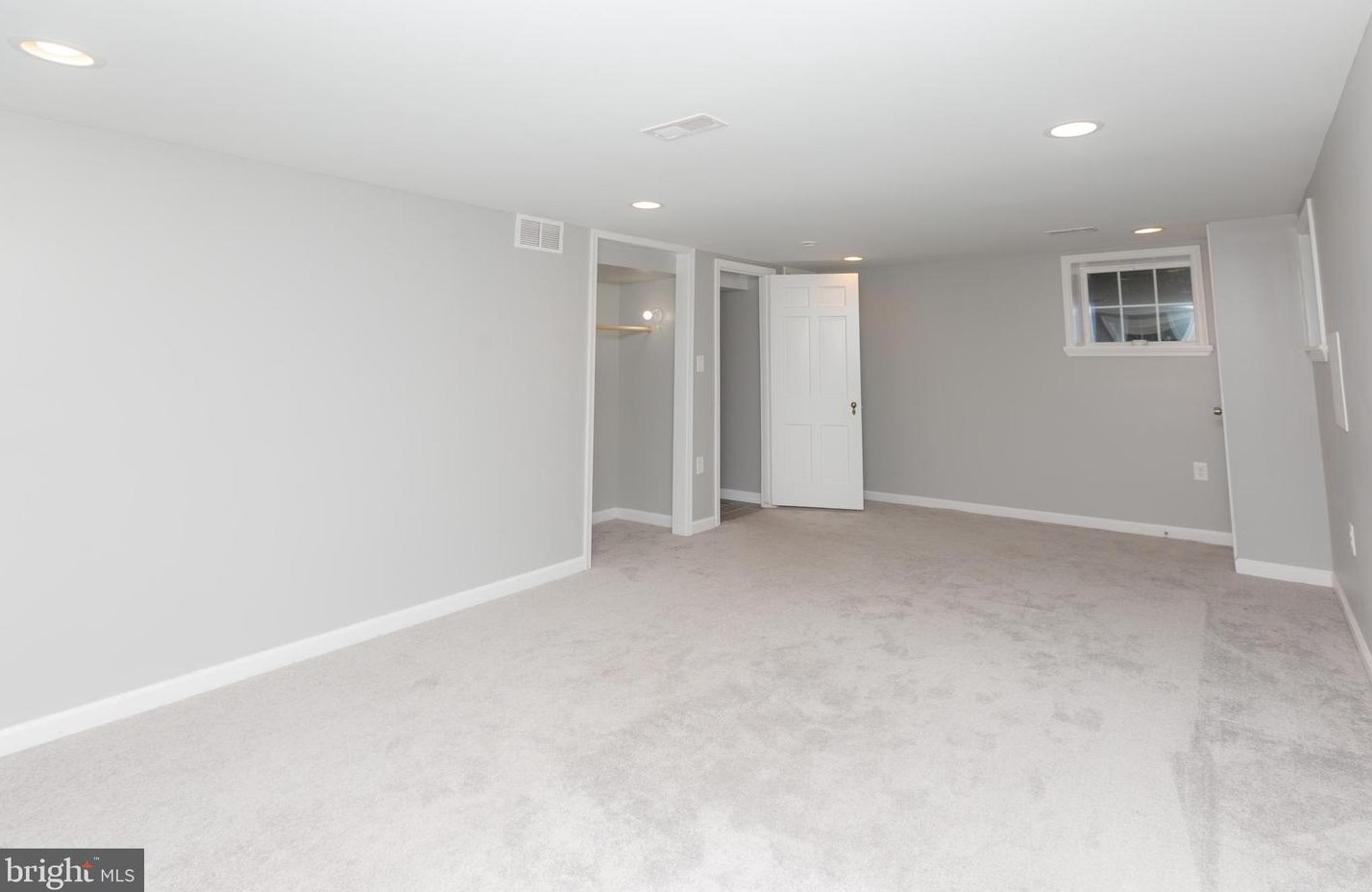 4023 Deepwood Rd, Baltimore MD  21218-1404 exterior