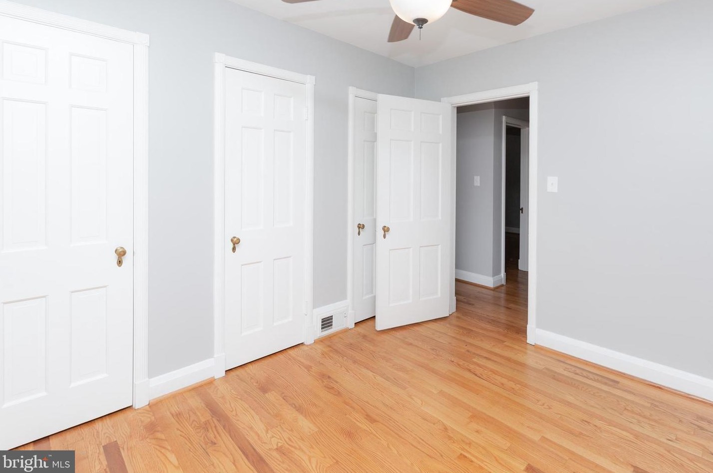 4023 Deepwood Rd, Baltimore MD  21218-1404 exterior
