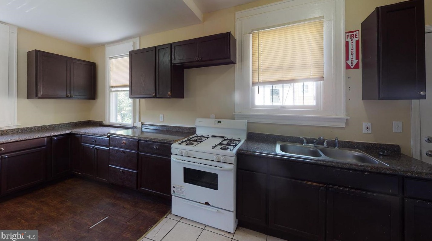 3905 Forest Park Ave, Baltimore MD  21207-7580 exterior