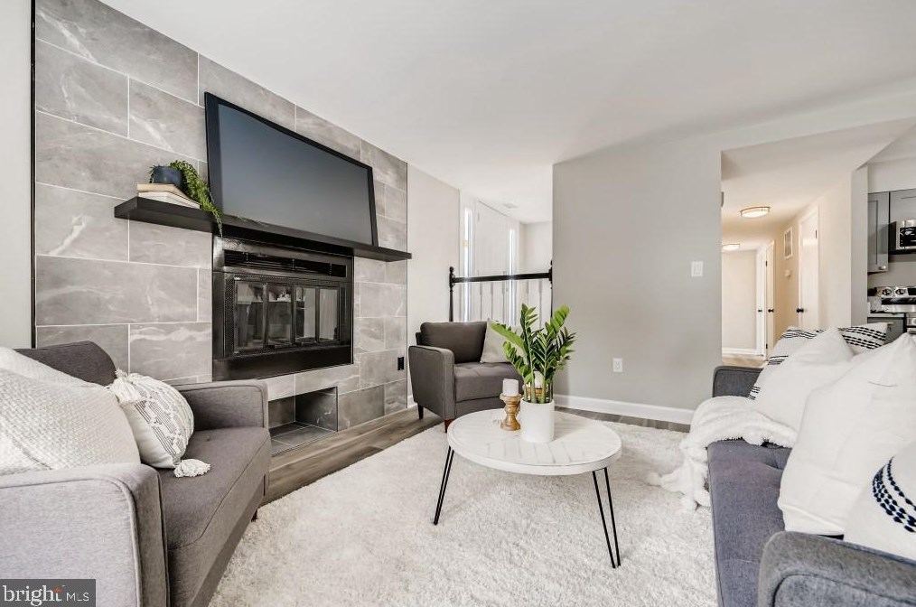 431 Sharp St, Baltimore, MD 21201-2429