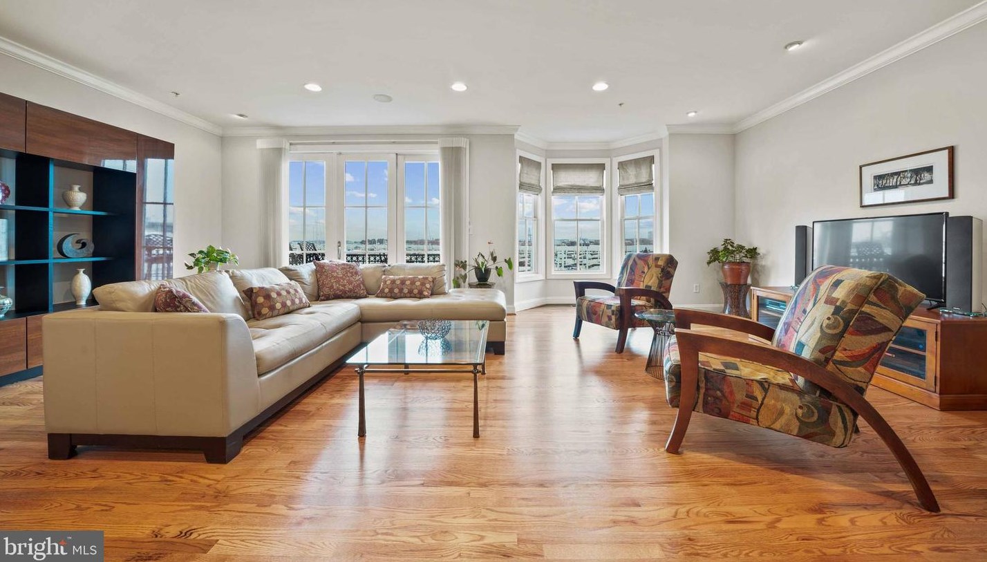 1259 Dockside Cir, Baltimore, MD 21224-4987
