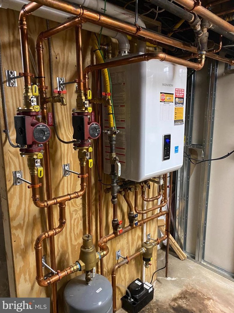 6174 Parkway Dr, Baltimore MD 21212-2841 exterior