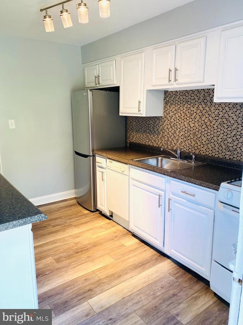 6174 Parkway Dr, Baltimore MD 21212-2841 exterior