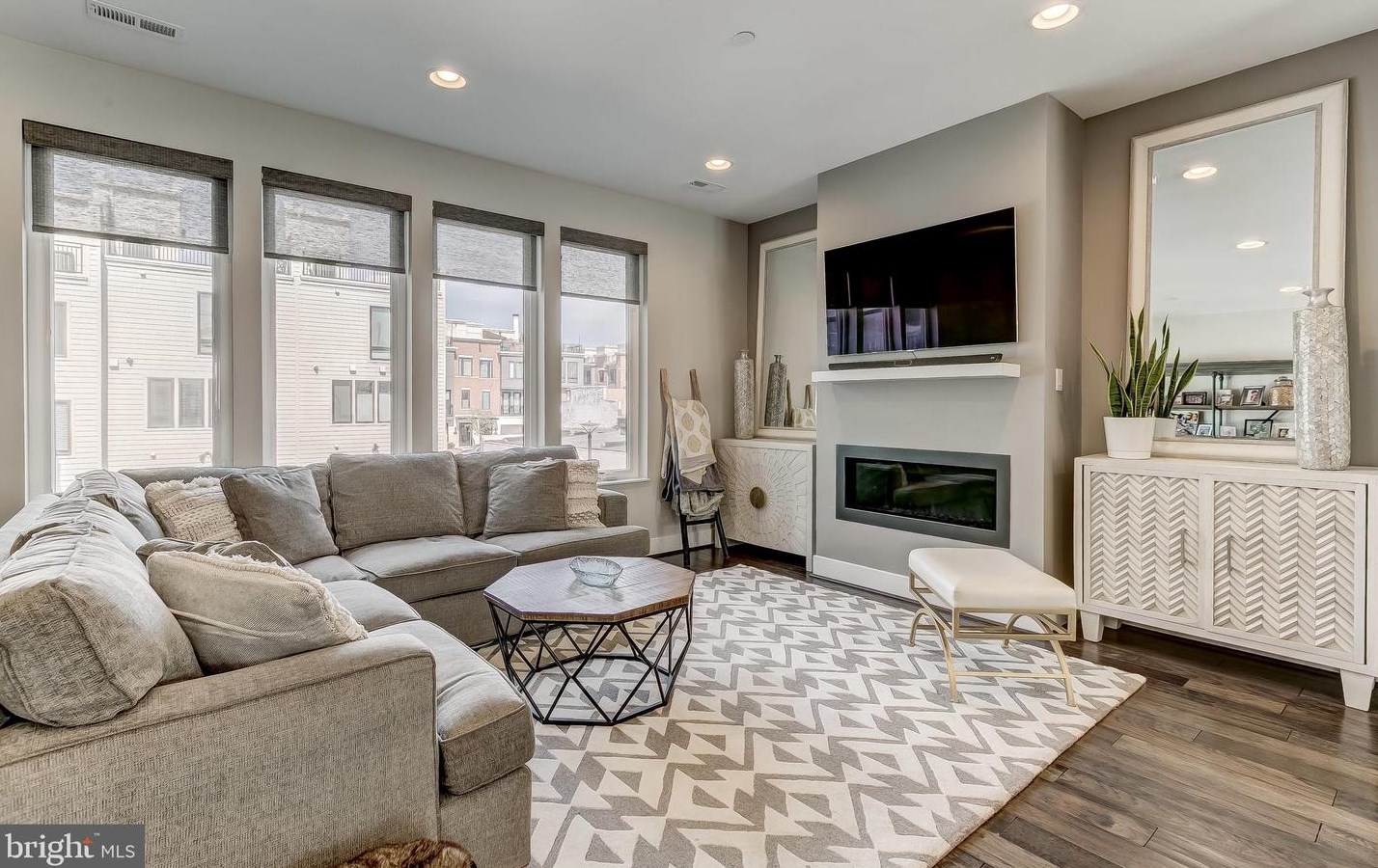 1242 Richardson St, Baltimore, MD 21230-5311