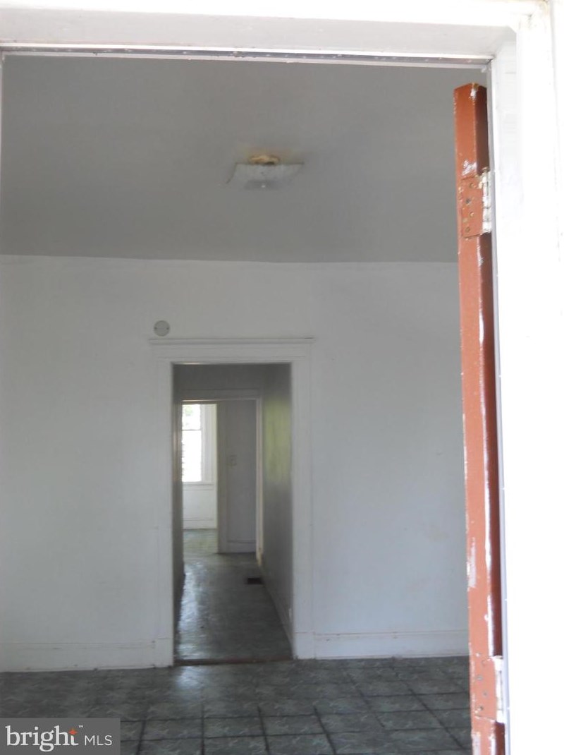 3008 Clifton Ave, Baltimore, MD 21216-2701