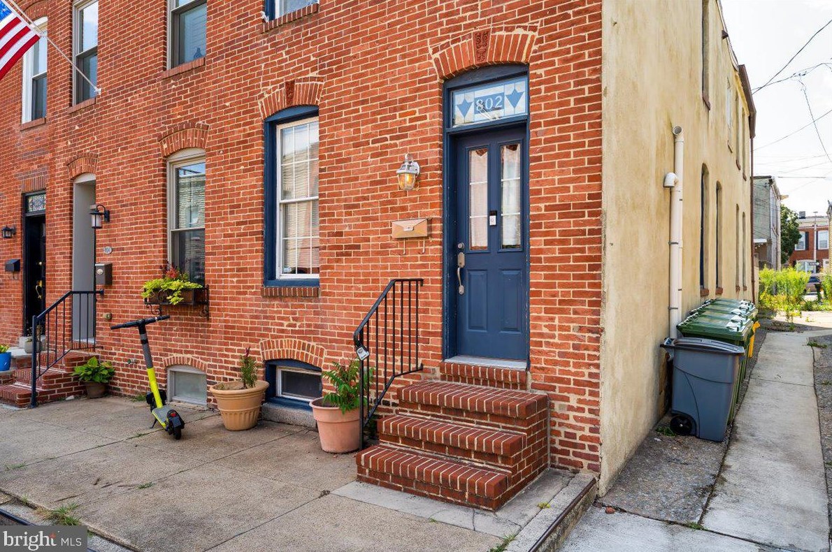 802 Glover St, Baltimore, MD 21205-1610