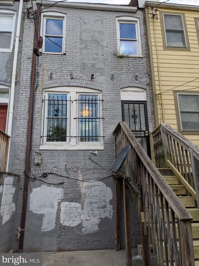 429 Glover St, Baltimore MD  21224-1109 exterior