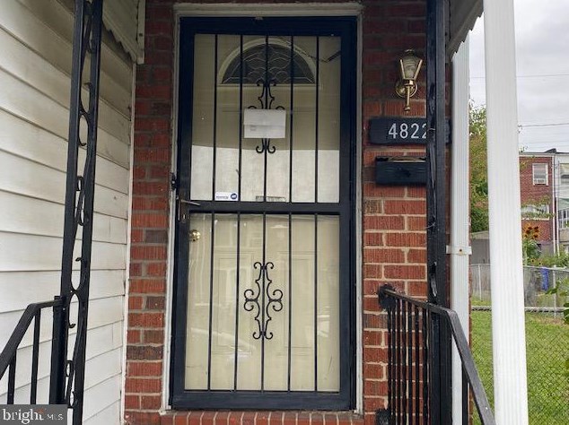4822 Midline Rd, Baltimore, MD 21206-4629