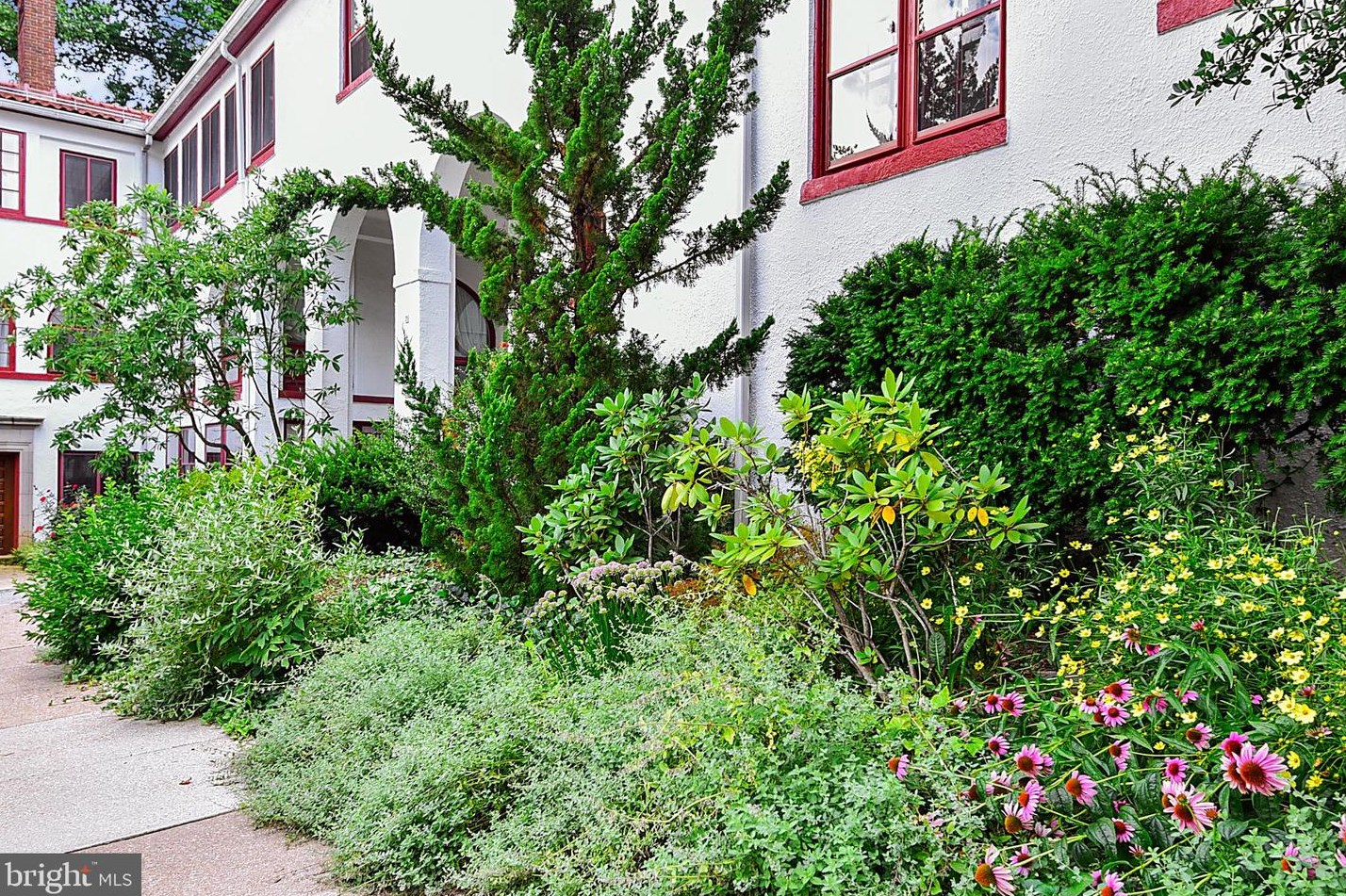 230 Stony Run Ln, Baltimore, MD 21210-3058