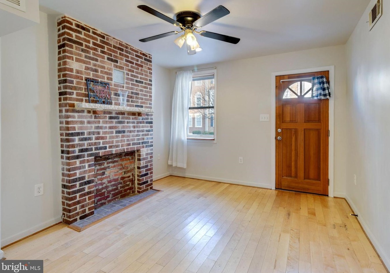 402 Poppleton St, Baltimore, MD 21230-2115