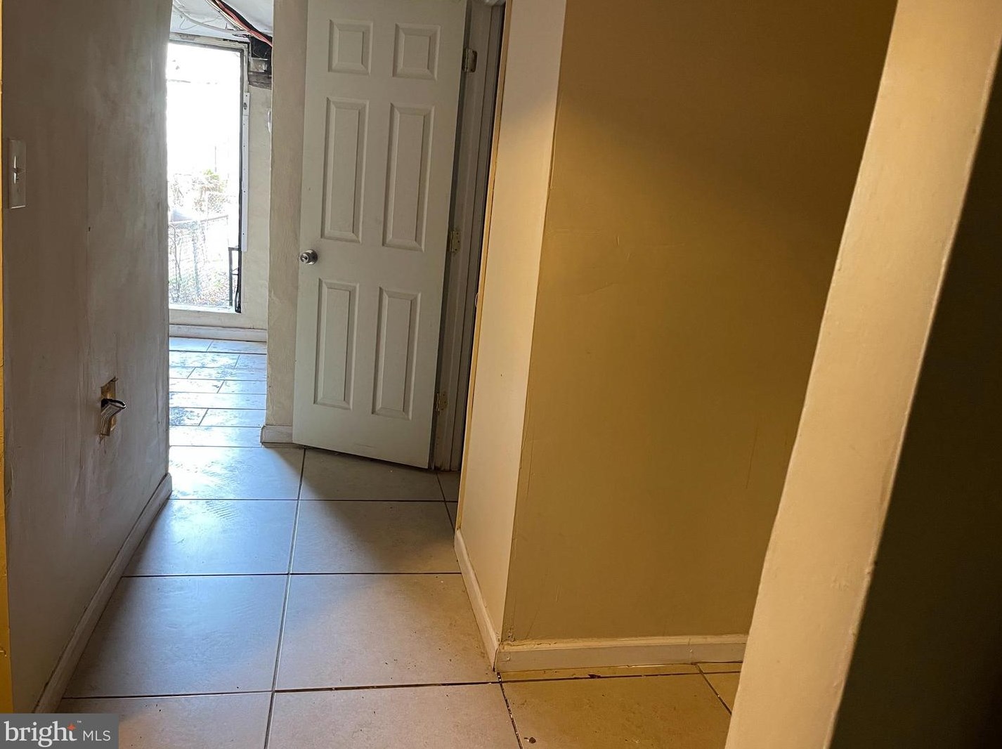 12 Ellamont St, Baltimore, MD 21229-3717