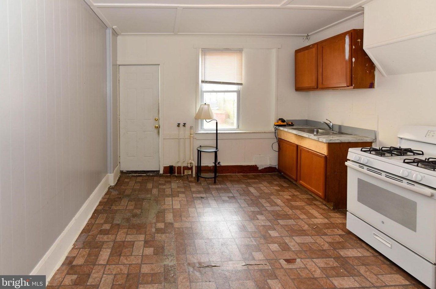 325 Clinton St, Baltimore MD  21224-2322 exterior