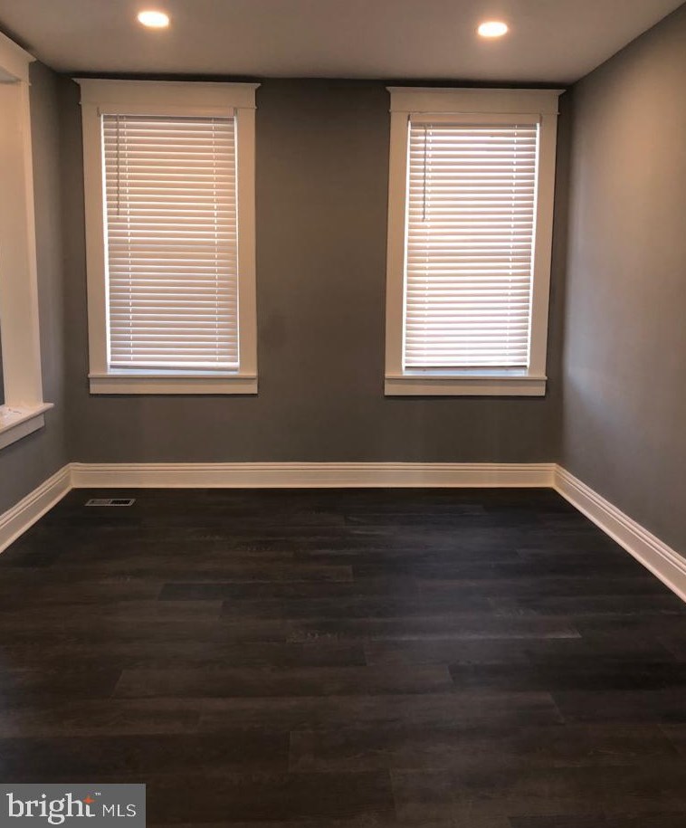 202 Hilton St, Baltimore MD  21229-3002 exterior