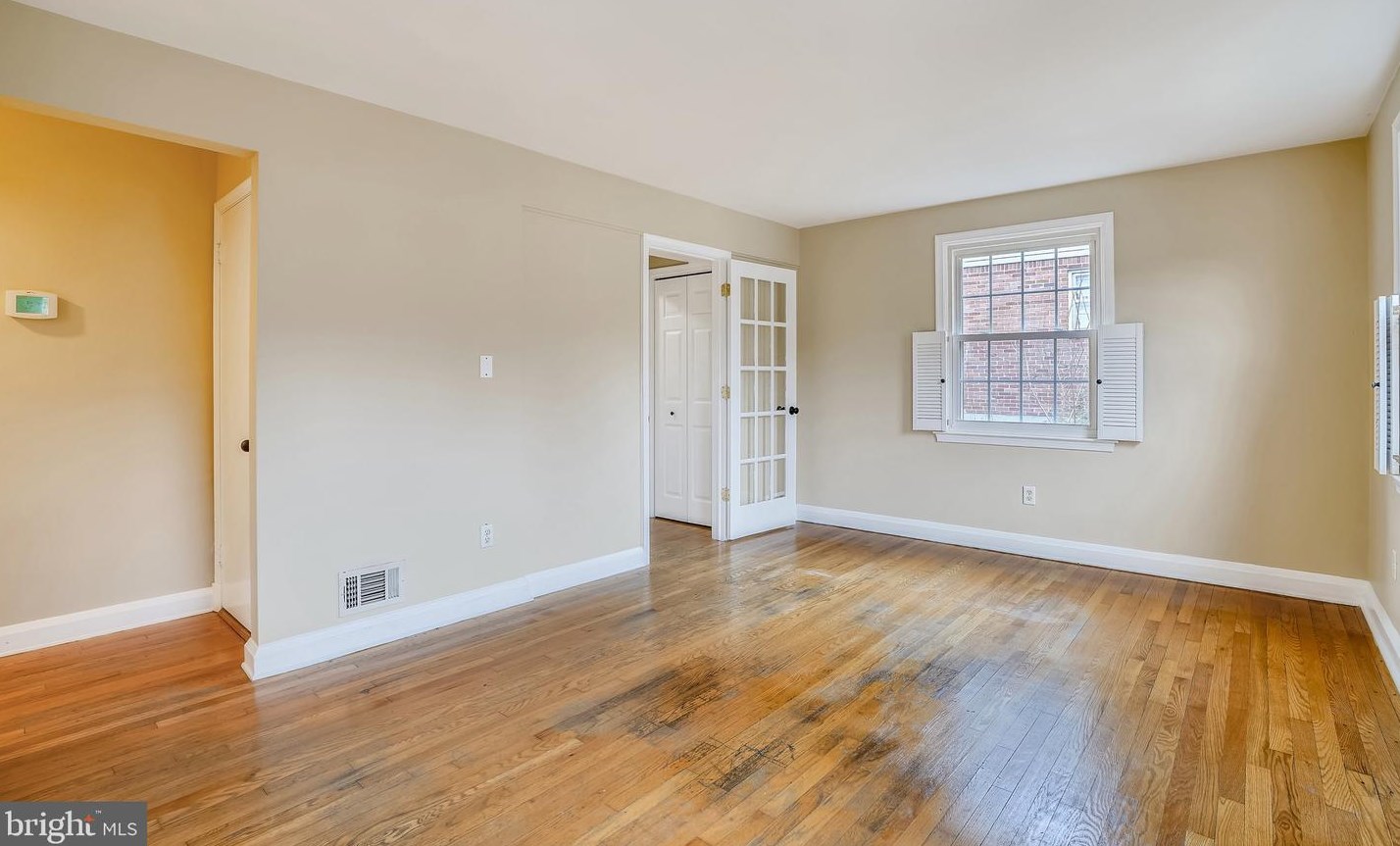 1912 Fairbank Rd, Baltimore, MD 21209-3622