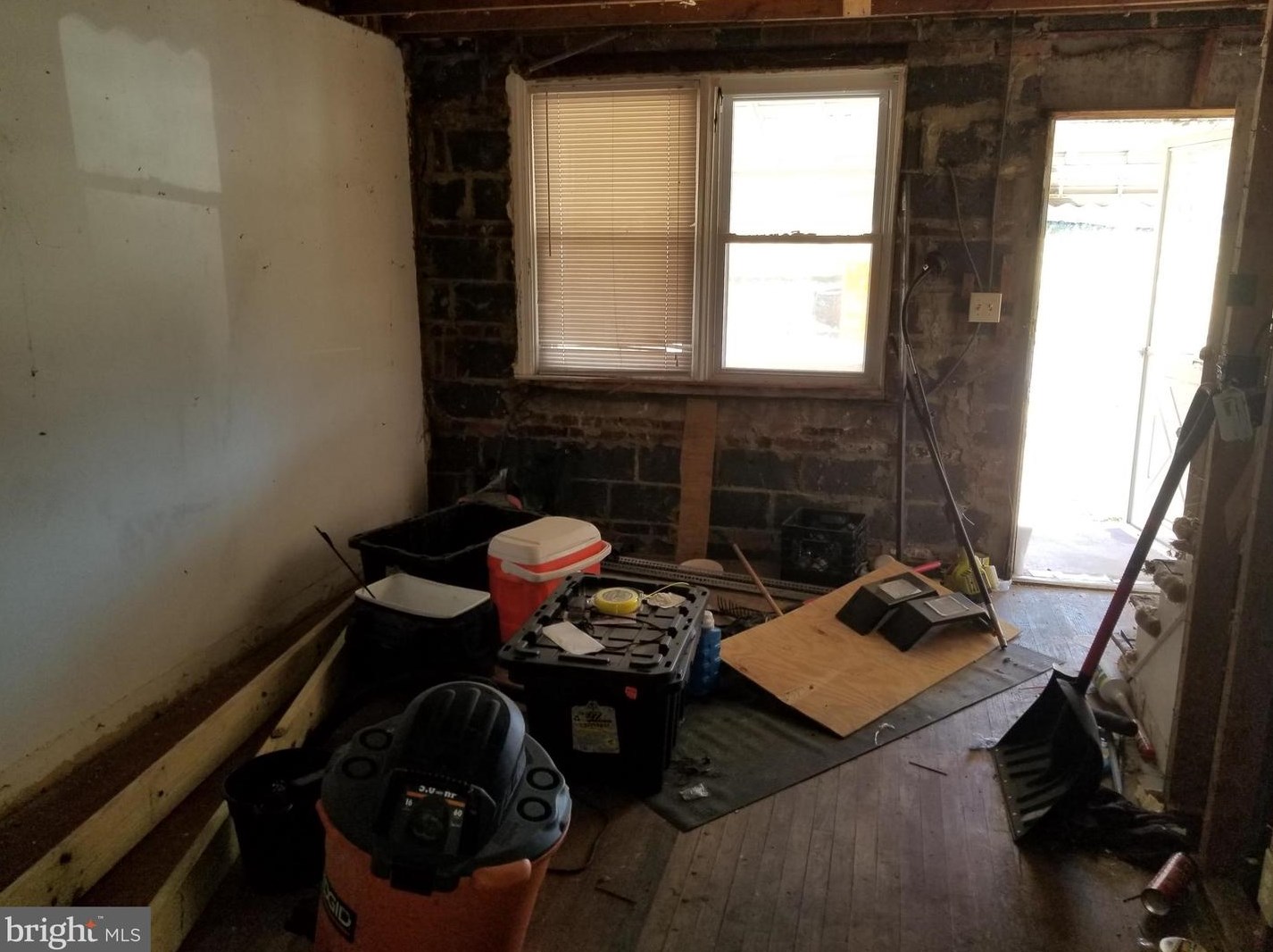 1004 Ellicott Dr, Baltimore MD  21216-4220 exterior