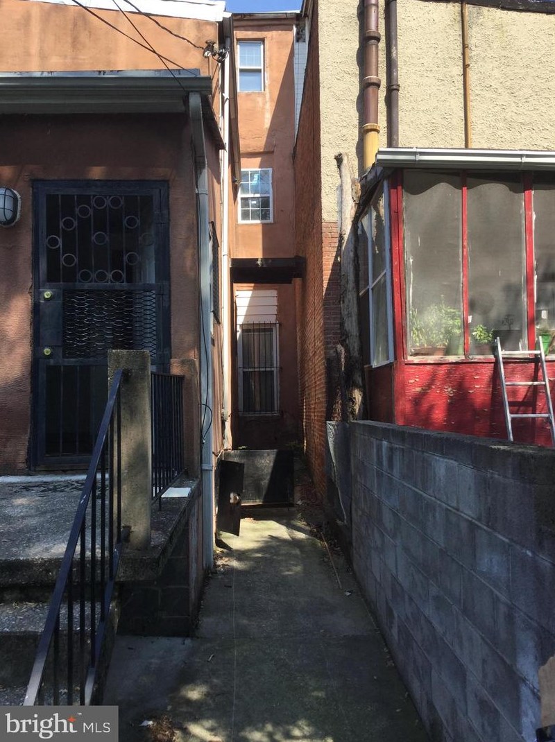 1833 Lexington St, Baltimore MD  21223-1635 exterior