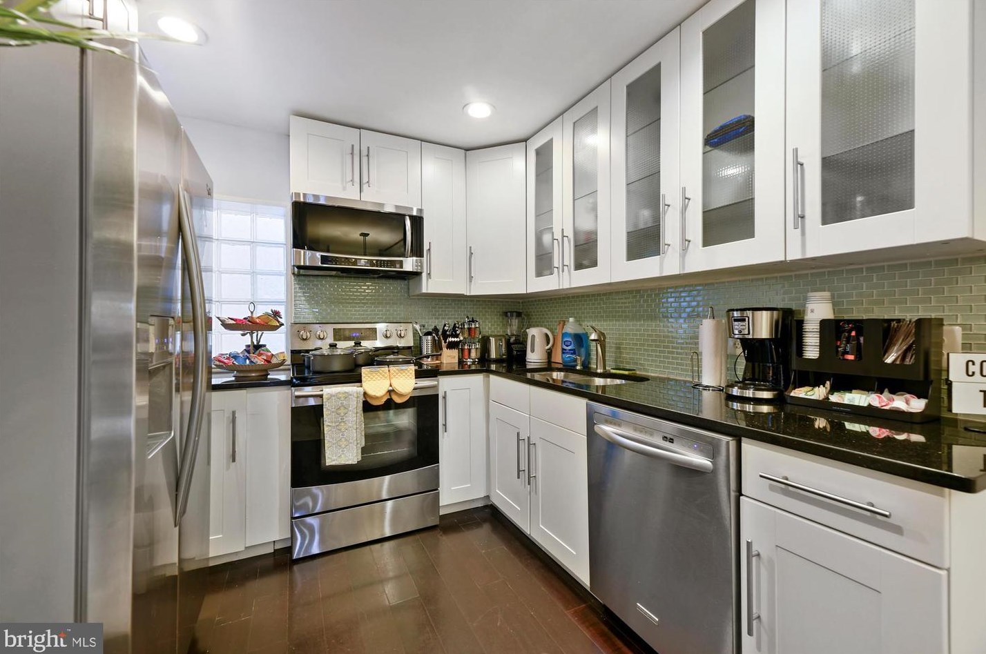 919 Eastern Ave, Baltimore MD  21202-4324 exterior