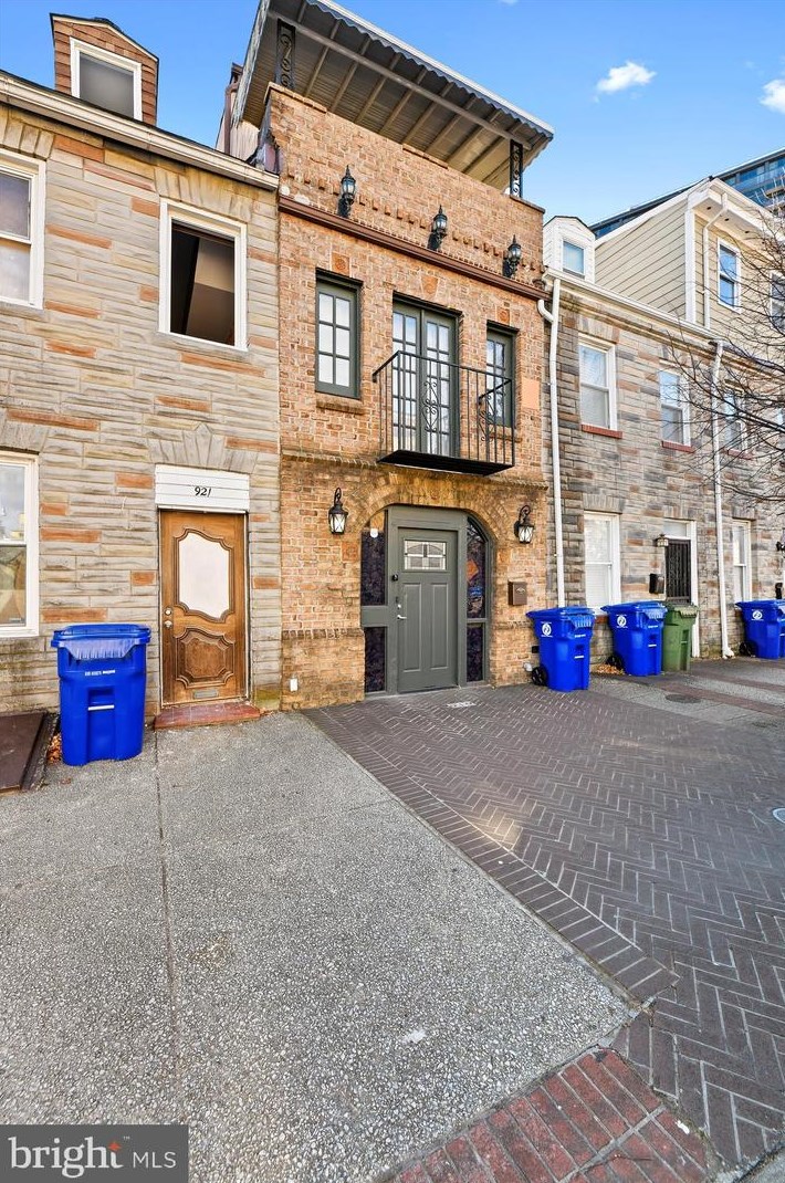 919 Eastern Ave, Baltimore MD  21202-4324 exterior