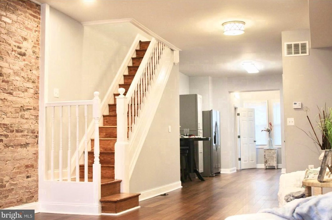 207 N Linwood Ave, Baltimore, MD 21224