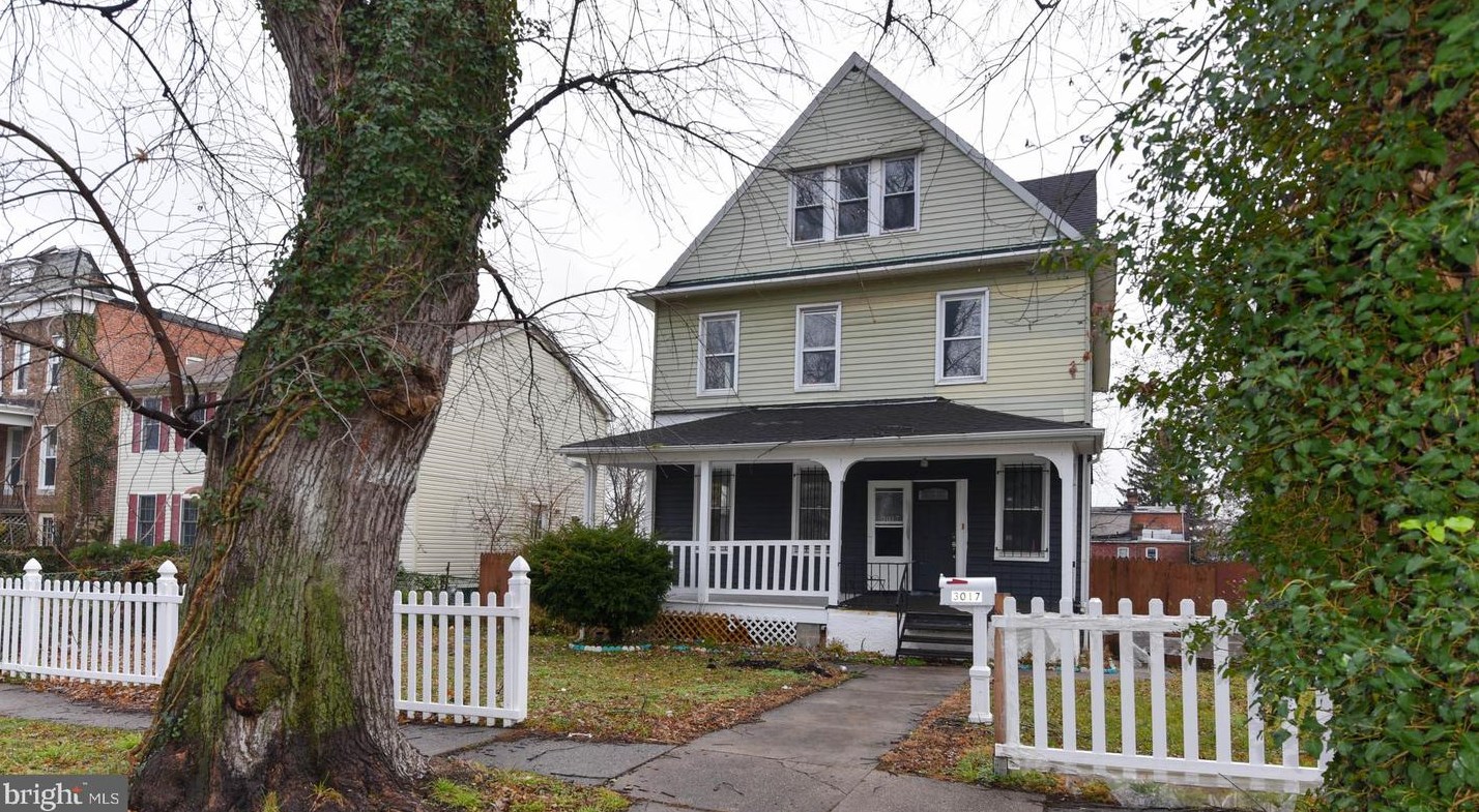 3017 Clifton Ave, Baltimore, MD 21216-2745