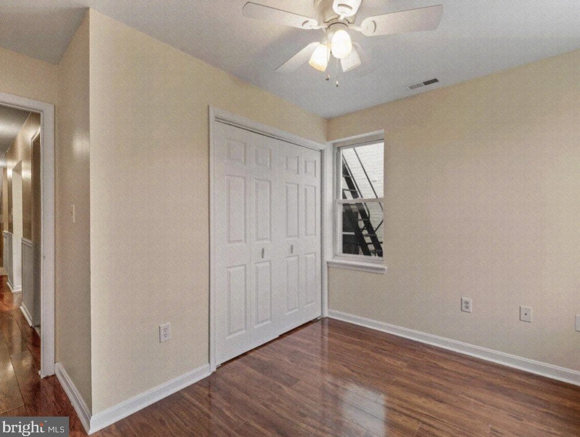 523 Mosher St, Baltimore, MD 21217-3194