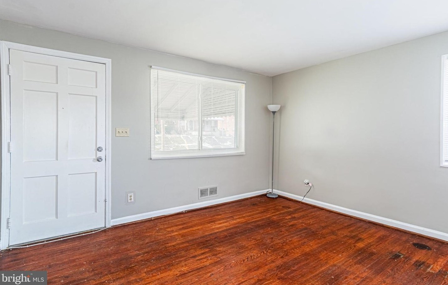 1109 Cooks Ln, Baltimore, MD 21229-1233