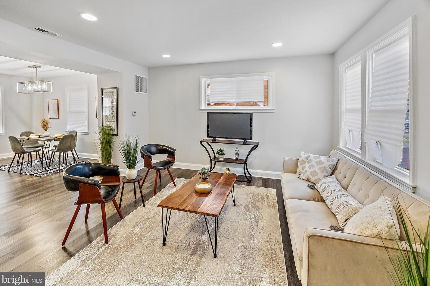 4215 Hamilton Ave, Baltimore, MD 21206-3625