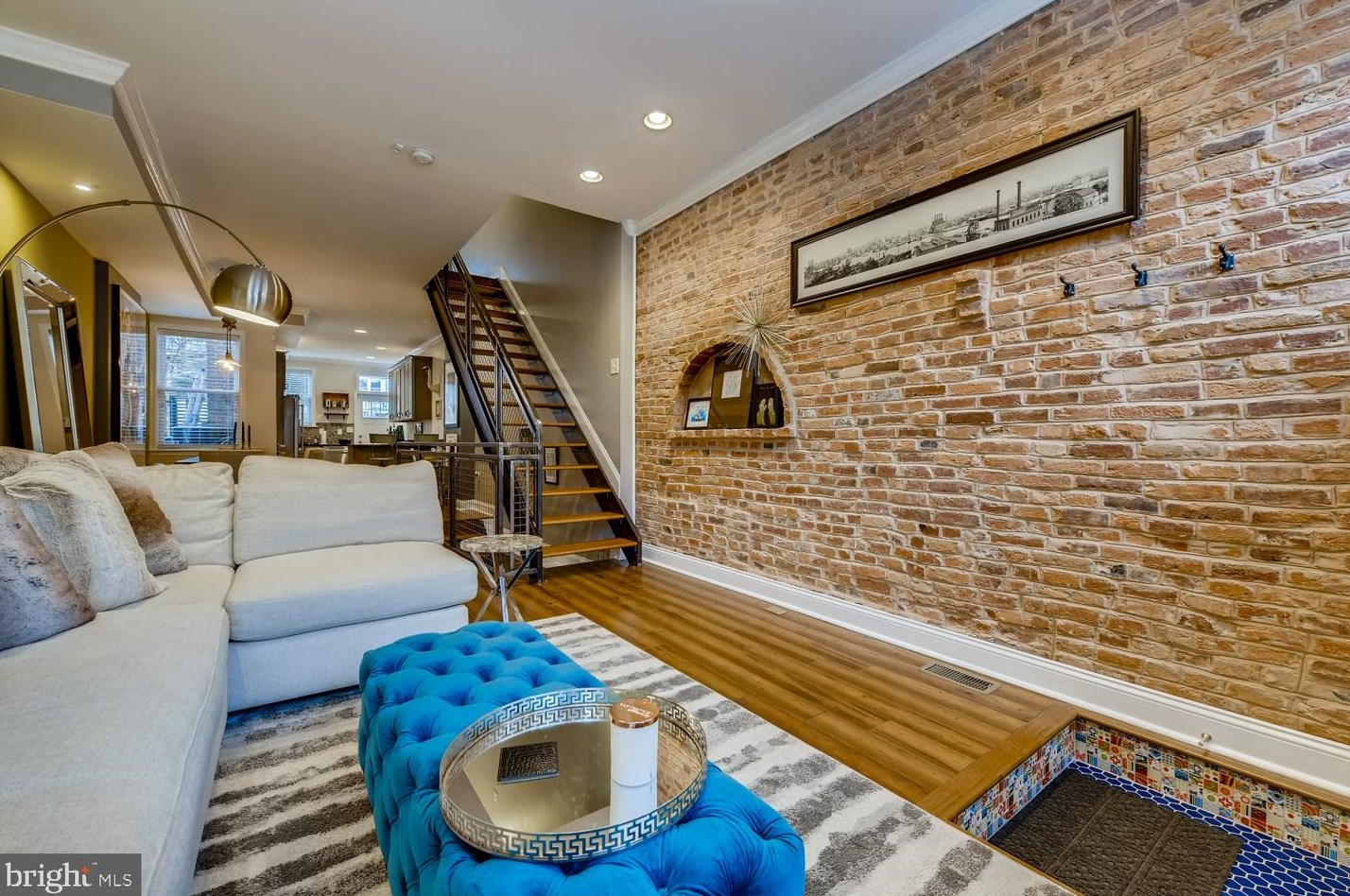 836 Powers St, Baltimore, MD 21211-2510