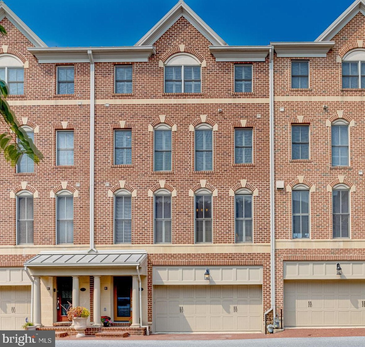 1232 Dockside Cir, Baltimore, MD 21224-4894