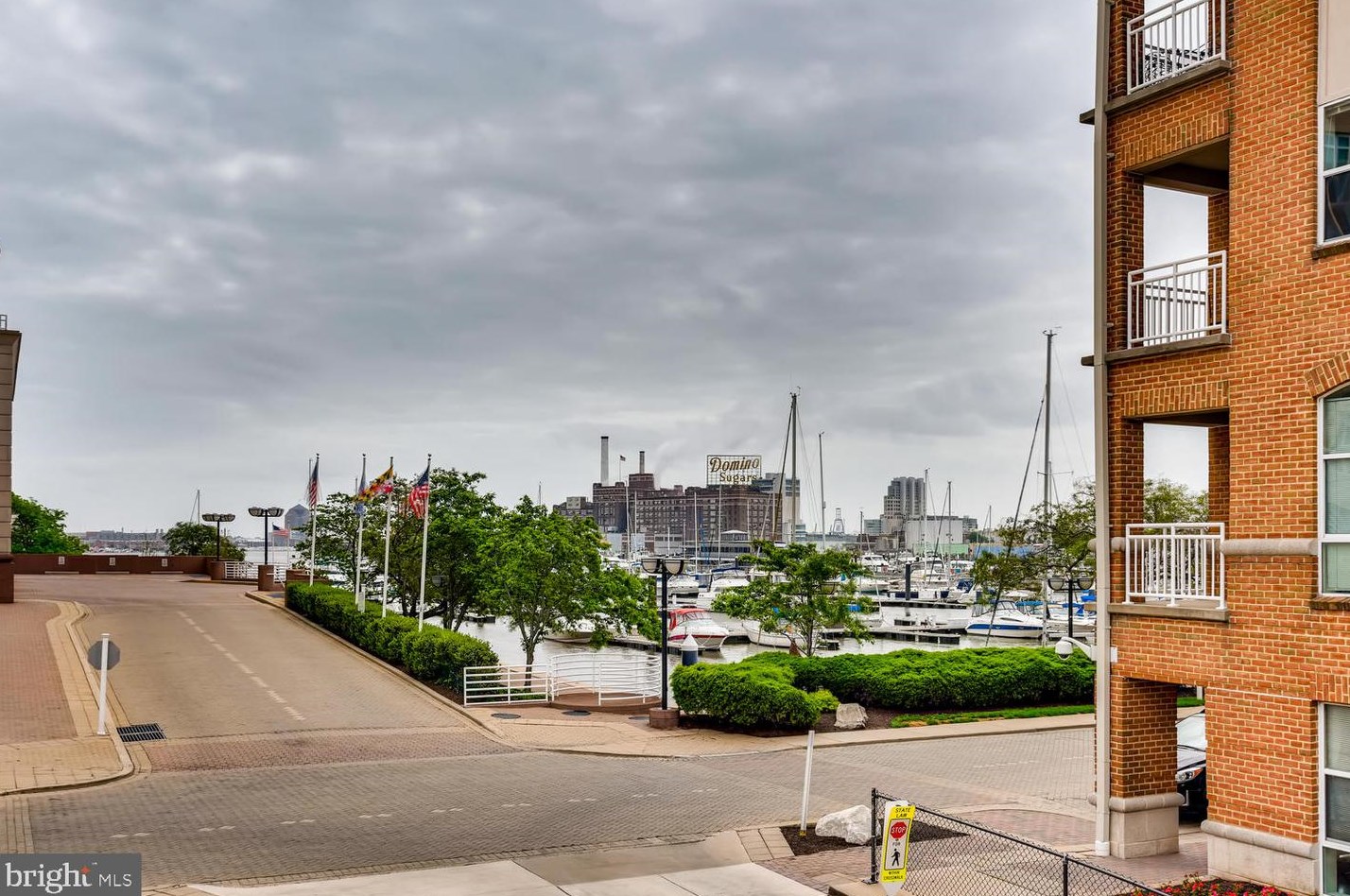 23 Pierside Dr, Baltimore MD  21230-5463 exterior