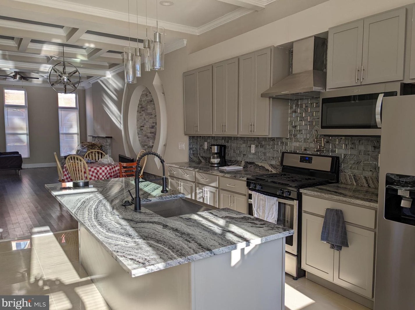 1816 Mcculloh St, Baltimore, MD 21217