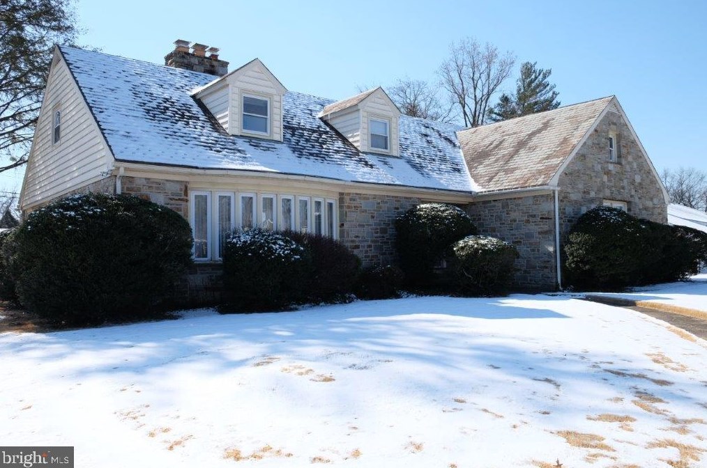 7 Lake Ave, Baltimore, MD 21210-1303
