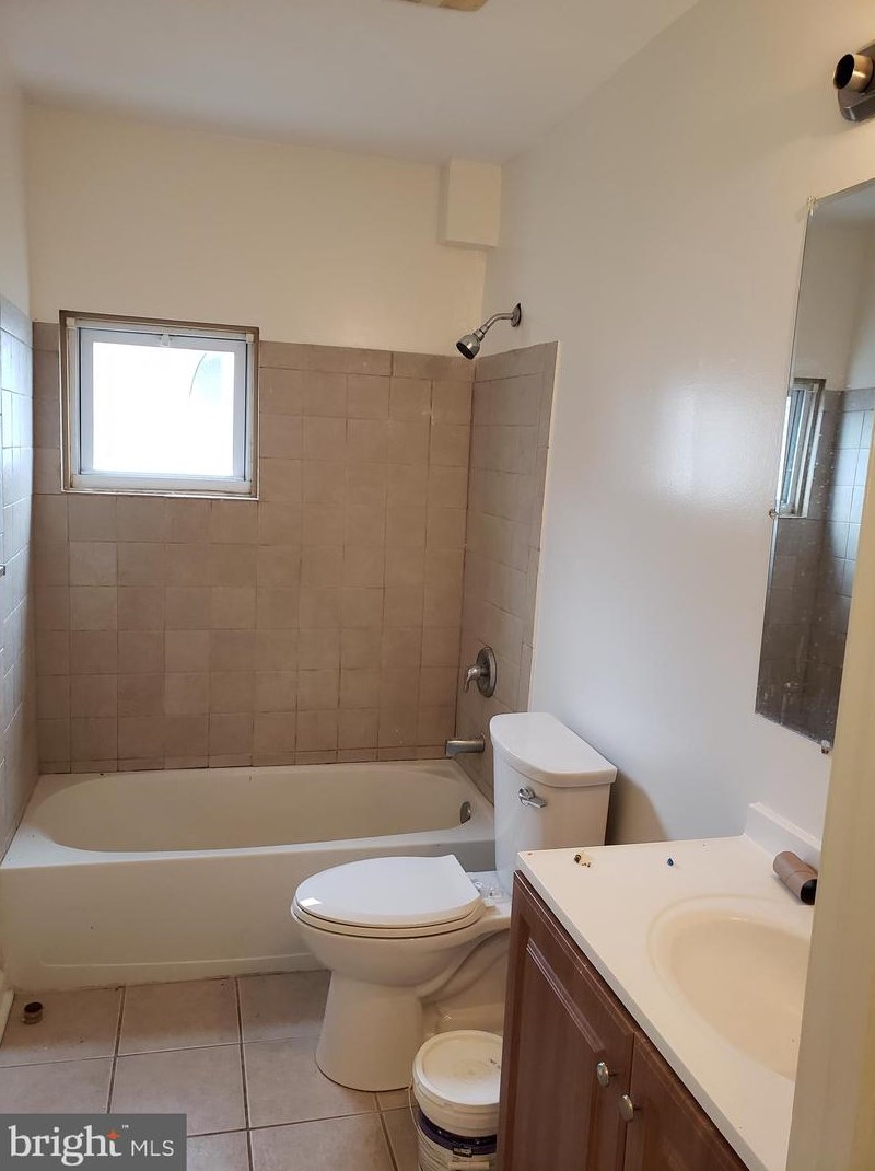 2000 Mchenry St, Baltimore MD  21223-2912 exterior