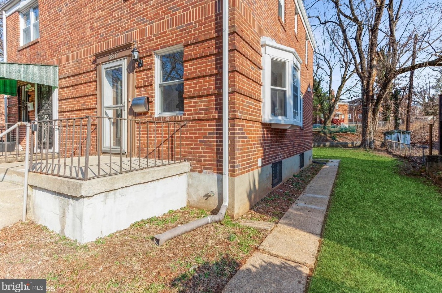 3817 Parkview Ave, Baltimore, MD 21207-6936