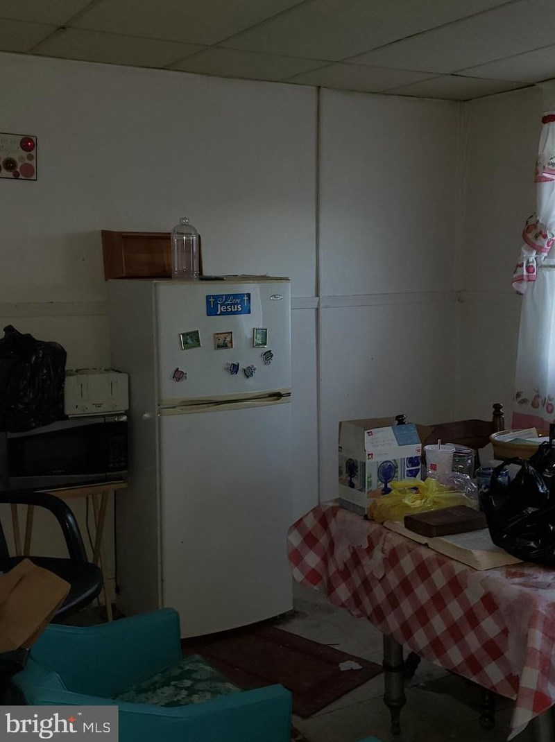 2565 Robb St, Baltimore MD 21218-5543 exterior