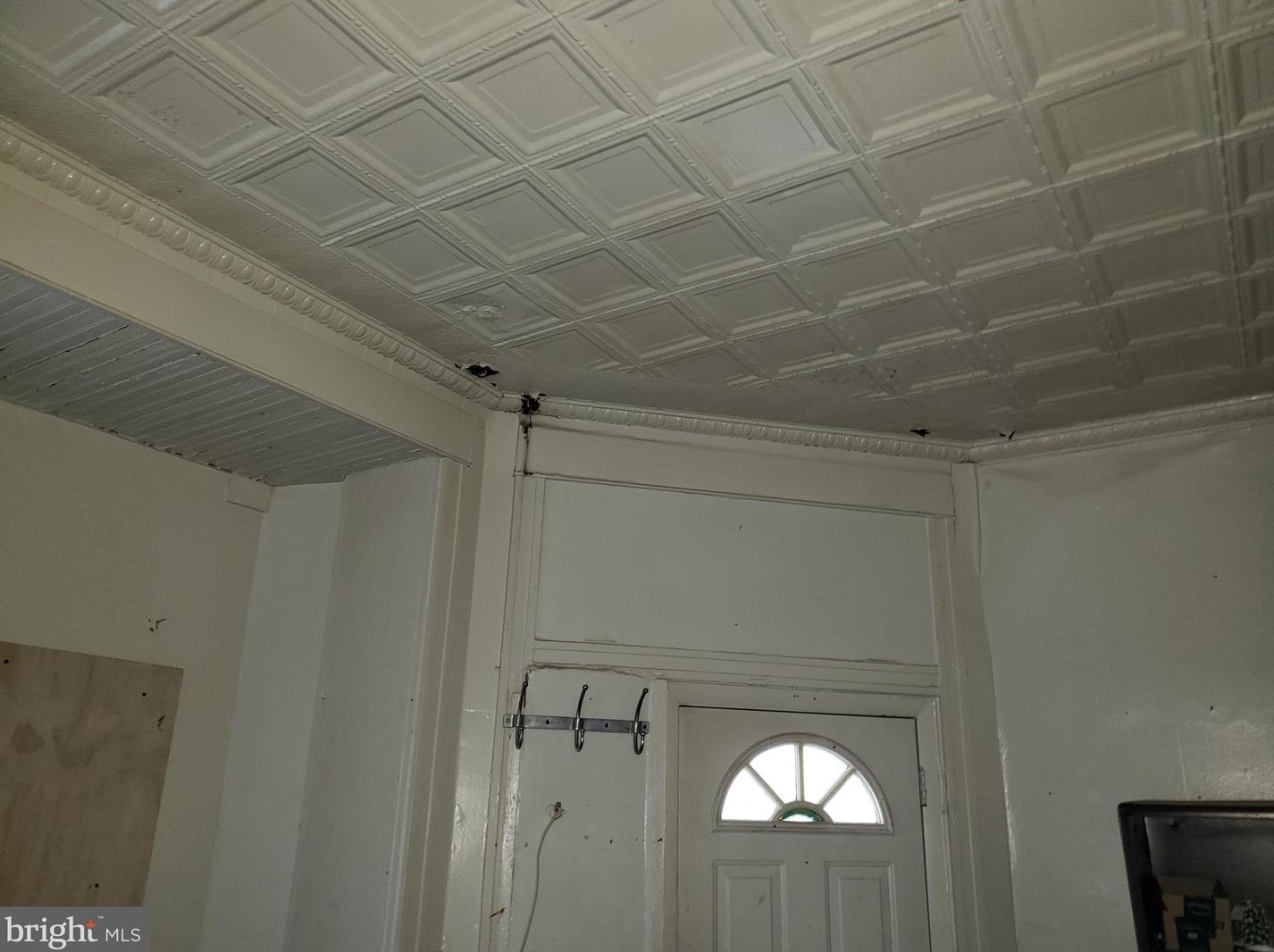 2565 Robb St, Baltimore MD 21218-5543 exterior